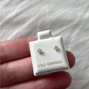 New solid 10k Gold Stud CZ stud Earrings